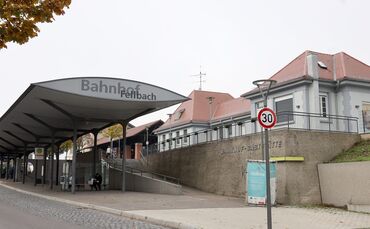 Die Polizei sucht nach dem unbekannten Täter (Symbolfoto).