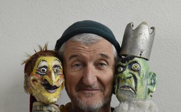 Professor Pröpstl mit seinen Handpuppen Kasperl und König beim Herbstprogramm in Backnang.
