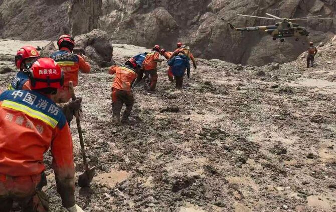 Sturzflut im Himalaya - China