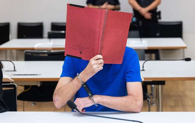 Der Angeklagte schwieg zu den Vorwürfen. (Archivbild)