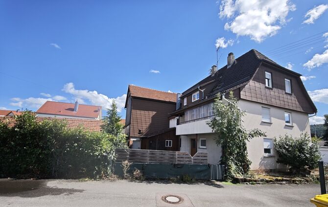 Die Gemeinde Plüderhausen verkauft zwei Grundstücke an der Kreuzung Hundsrückweg und Untere Kirchgasse.