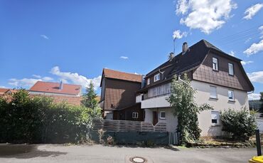 Die Gemeinde Plüderhausen verkauft zwei Grundstücke an der Kreuzung Hundsrückweg und Untere Kirchgasse.