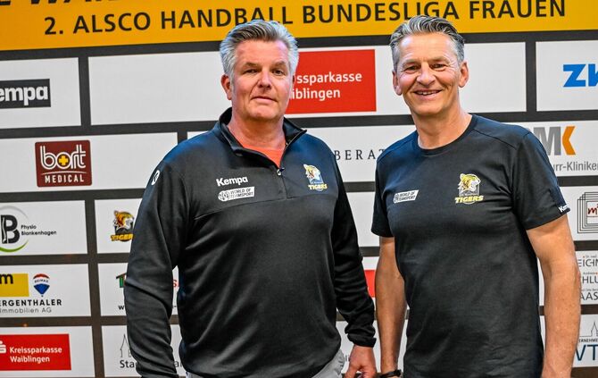 Der neue Torwarttrainer Steffen Sotzny (links) mit Harald Beilschmied, Sportlicher Leiter bei den VfL-Handballerinnen.
