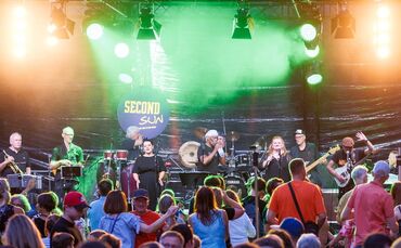 Groove ohne Ende bei "Talaue rockt" mit der Soul-Band Second Sun.