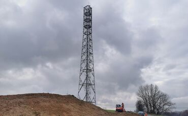 Der Stahlgittermast, den die Deutsche Funkturm vor einigen Jahren beim Erbachhof bei Waiblingen-Neustadt bauen ließ (Archivfoto)