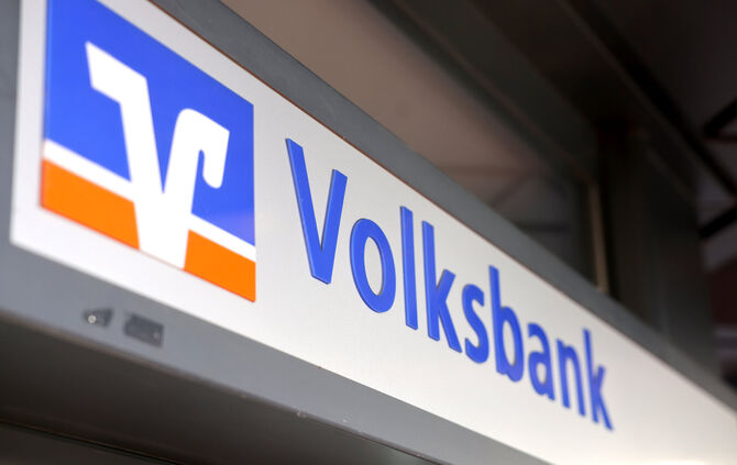 Die Volksbank Stuttgart schließt kleine Filialen, in welchen es nur noch wenig Kundenverkehr gibt.