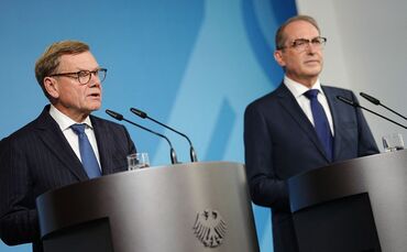 Statement Dobrindt und Wadephul zur Sprengstoff-Drohne