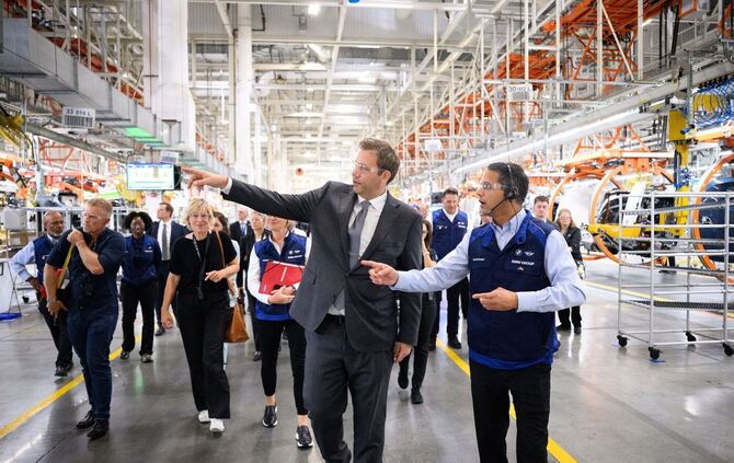 Finanzminister Klingbeil bei BMW in Spartanburg (USA)