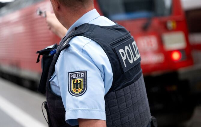 Der Mann wurde von der Bundespolizei am Bahnsteig angetroffen. (Symbolbild)