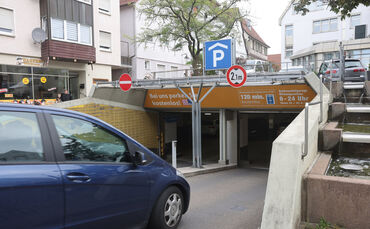 Die Rathaus-Tiefgarage mitten in der Stadt. Künftig sollen hier Parkgebühren erhoben werden.