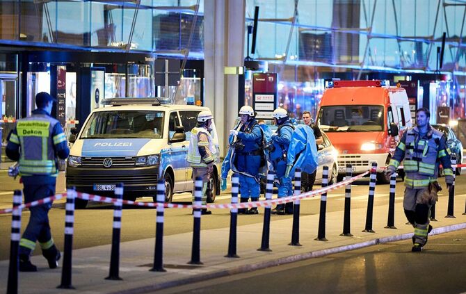 Polizei räumt BER-Terminal wegen möglichen Gefahrguts