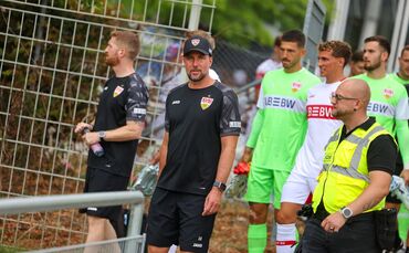 Für Sebastian Hoeneß und den VfB Stuttgart steht das erste Heimspiel der Saison an.