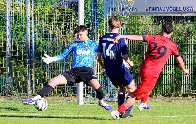 Keeper Nedim Hadziresic (hier im Pokalfinale gegen Allmersbach) und der TSV Schmiden sind mit vier Punkten in die Bezirksliga ge