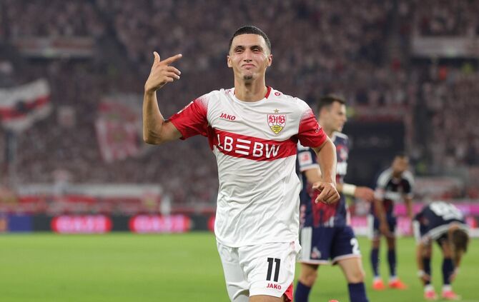 VfB-Profi Bilal El Khannouss jubelt nach seinem Traumtor zum 1:0.