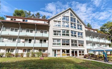 Das Pflegeheim besteht aus fünf Häusern mit insgesamt neun Wohngruppen.