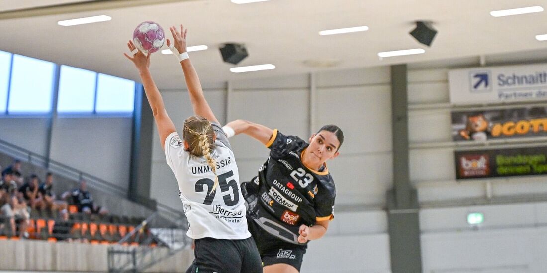 Celia Heinzer (rechts, gegen die Freiburgerin Nelli Hautz) zeigte in ihrem ersten Heimspiel im VfL-Trikot eine starke Leistung.
