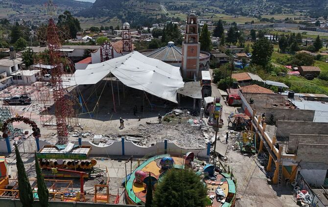 Explosion von Feuerwerkskörpern vor einem Patronatsfest in Mexiko