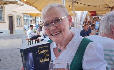 Simone Dorra, Krimiautorin aus Welzheim.