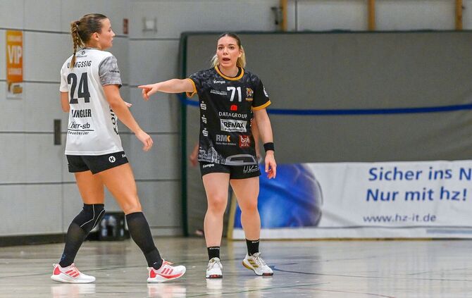 Gabriela Vrabie (rechts) fügte sich, wie alle VfL-Spielerinnen, sehr gut ins Waiblinger Spiel ein.