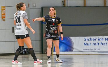 Gabriela Vrabie (rechts) fügte sich, wie alle VfL-Spielerinnen, sehr gut ins Waiblinger Spiel ein.
