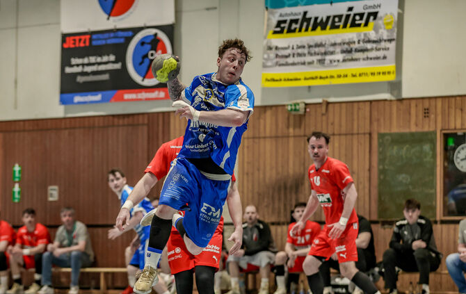Auftakt nach Maß für den TSV Schmiden um Kreisläufer Tobias Pichler.