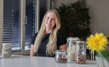 Vanessa Seidel ist Ernährungsberaterin und hilft Frauen bei Themen wie PMOS und Wechseljahren.
