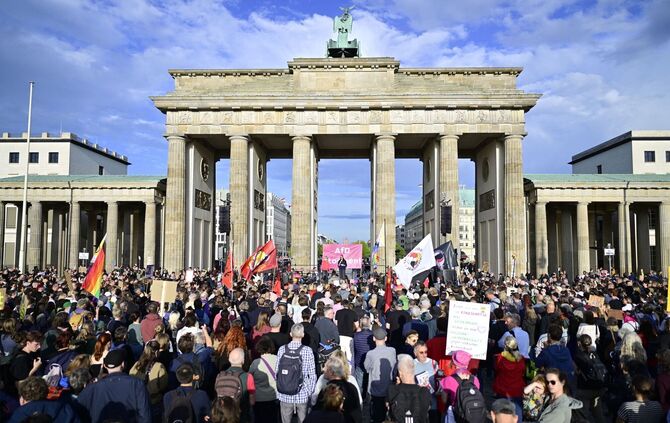 Nach der Wahl in Sachsen-Anhalt - Proteste in Berlin