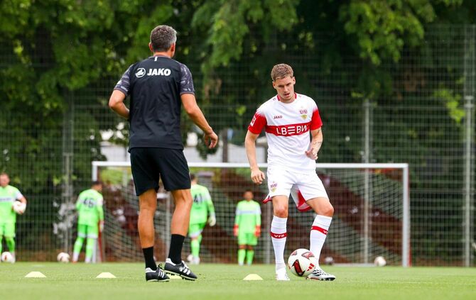 Ramon Hendriks nimmt am Abschlusstraining vor dem CL-Spiel gegen Stavanger teil (hier beim VfB-Trainingsauftakt).