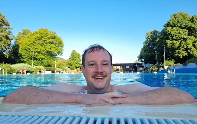 Matthias Kern: Seit Jahren gehört das morgendliche Schwimmen im Remshaldener Freibad zu seinem Sommer.