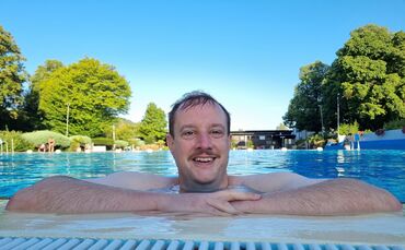 Matthias Kern: Seit Jahren gehört das morgendliche Schwimmen im Remshaldener Freibad zu seinem Sommer.