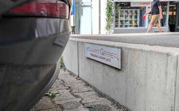 Das Schild zeigt an: Hierbei handelt es sich nicht um einen öffentlichen Parkplatz.