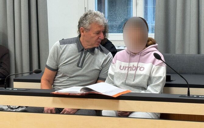 Die 34-Jährige muss sich wegen versuchten Mordes verantworten.