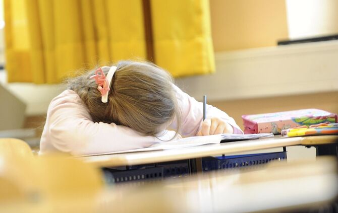 Müde Schüler, negative Tendenzen: Fast jeder zweite klagt über Schlafprobleme