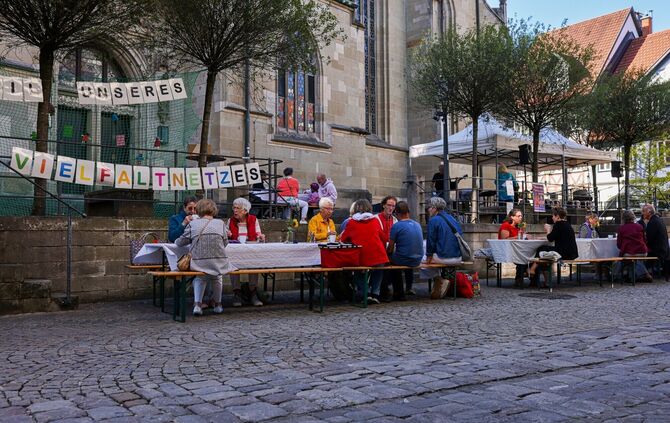 Auftakt der Fairen Woche 2026 in Schorndorf mit der langen Kaffeetafel.