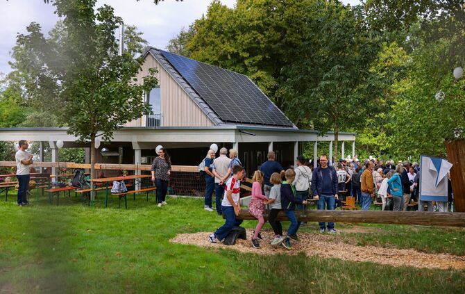Einweihungsfeier beim neuen CVJM-Haus in Kernen-Rommelshausen.