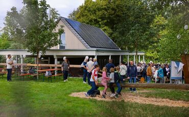 Einweihungsfeier beim neuen CVJM-Haus in Kernen-Rommelshausen.