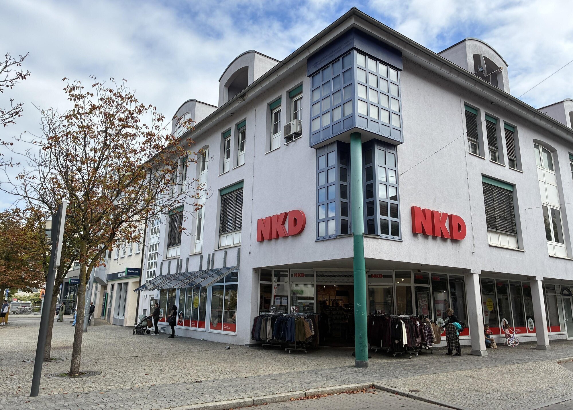 District housing association has to cut costs: Is the Karlsquartier in ...