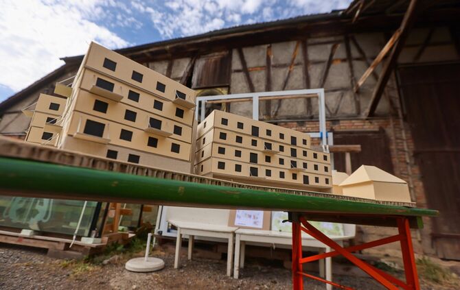 Das Modell zeigt, wie die drei Wohnhäuser im genossenschaftlich organisierten Mehrgenerationen-Wohnprojekt „Leben in der Vorstad
