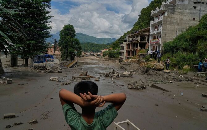 Sturzflut in Grenzregion von China und Nepal
