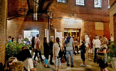 Am Samstag, 19. September, gibt es bei der Kunstnacht in Schorndorf wieder Ausstellungen an 60 Orten zu sehen, hier im Röhm 2025