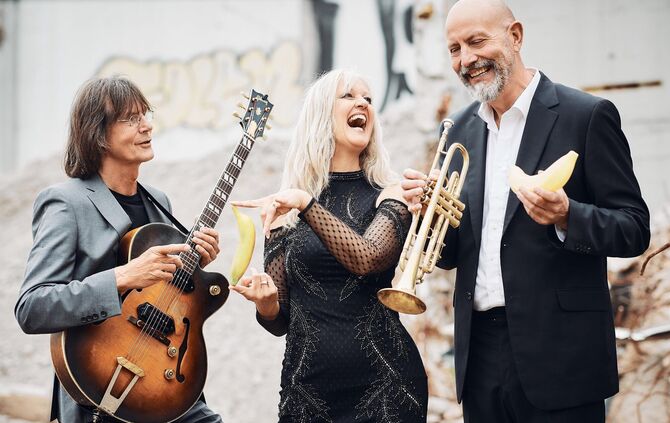 Das "Banana Jazztrio" mit Jeschi Paul, Gerhardt Mornhinweg und Jörn Baehr tritt in der Alten Kelter Korb auf.