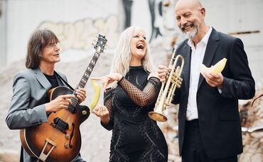 Das "Banana Jazztrio" mit Jeschi Paul, Gerhardt Mornhinweg und Jörn Baehr tritt in der Alten Kelter Korb auf.
