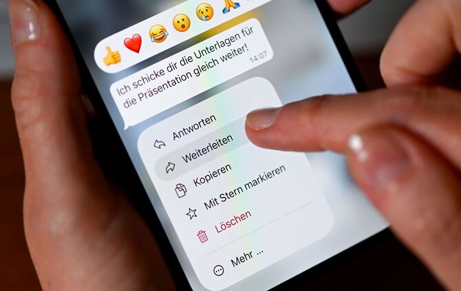 Weiterleitung privater Chat-Nachrichten an Dritte