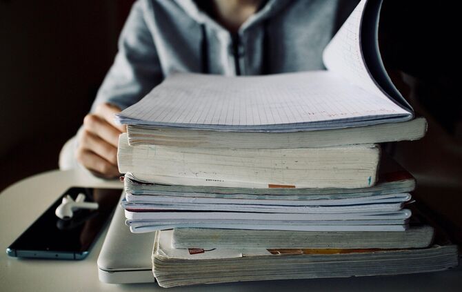 An der Albertville-Realschule Winnenden dürfen Handys im Unterricht nicht auf den Tisch (Symbolfoto).