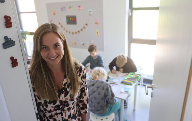 Mit Beginn des neuen Schuljahres werden die ersten Schüler unterrichtet. Schulgründerin Vanessa Fernandez freut sich sehr darübe