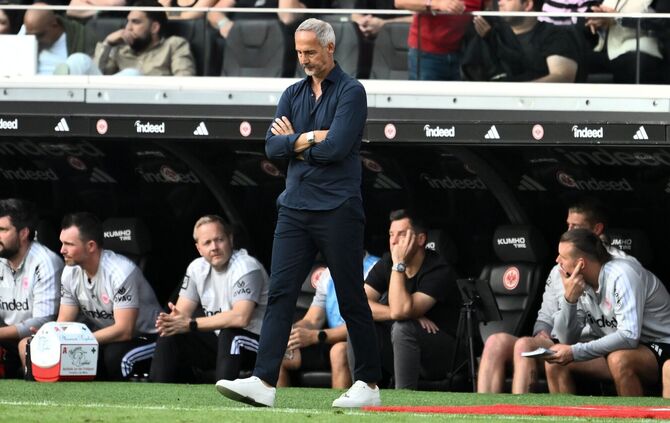 Nicht zufrieden mit dem Auftritt seines Teams: Eintracht-Coach Adi Hütter