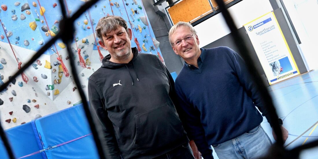 TSV-Geschäftsführer Andreas Perazzo (links) und 1. Vorsitzender Jörg Bürkle im Sportforum in Schmiden.