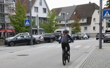 In der Winterbacher Ortsmitte müssen sich Autofahrer künftig vielleicht dem Tempo von Radfahrern anpassen.