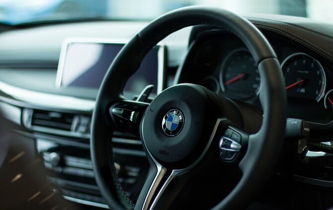 Ein BMW-Fahrer lieferte sich ein Rennen in Stuttgart. (Symbolbild)