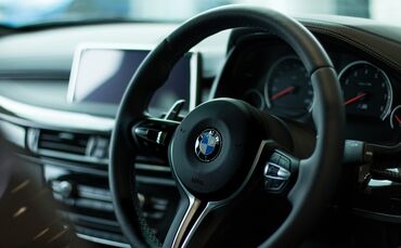 Ein BMW-Fahrer lieferte sich ein Rennen in Stuttgart. (Symbolbild)